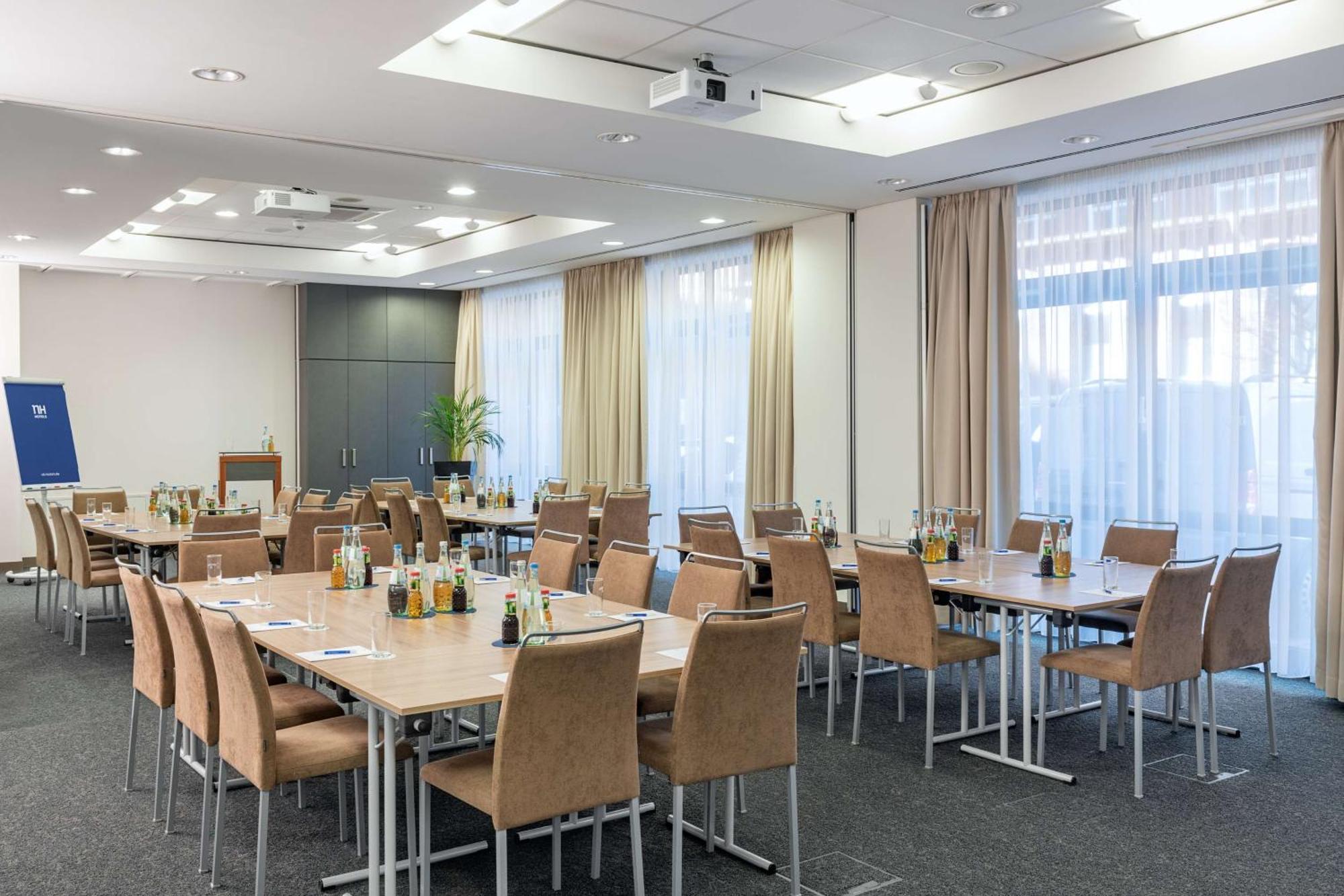Nh Hamburg Altona Hotel Ngoại thất bức ảnh
